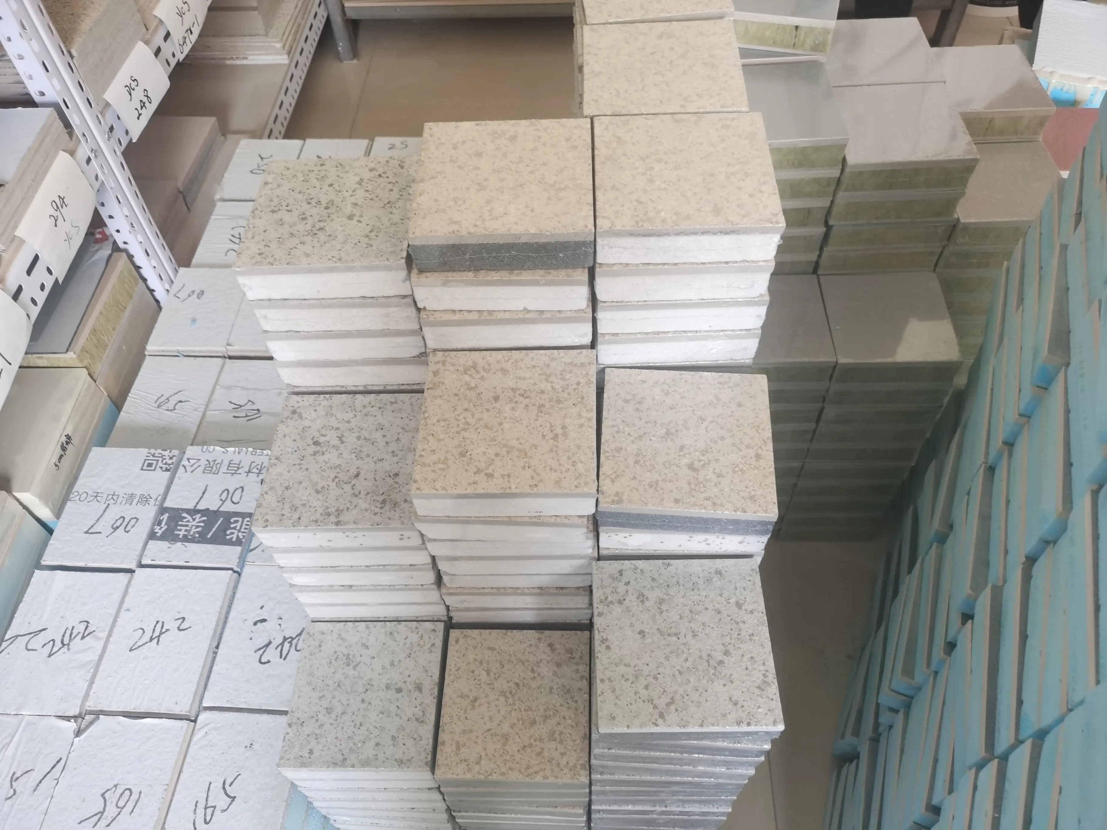 闡釋氟碳金屬漆保溫裝飾一體板價(jià)格，哪個(gè)品牌靠譜